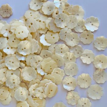 White Shell Flower Button | 2 hole | 15mm